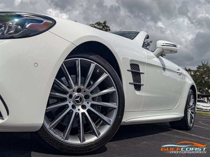 Used 2019 Mercedes-Benz SL 550 w/ Driver Assistance Package image 11