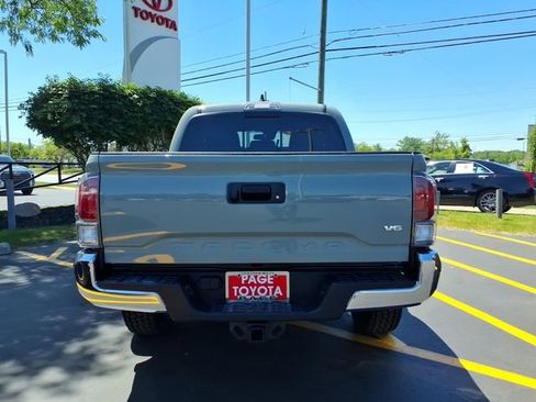 Certified 2023 Toyota Tacoma TRD Off-Road AWD/4WD image 7