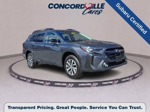 Certified 2025 Subaru Outback Premium AWD/4WD image 1