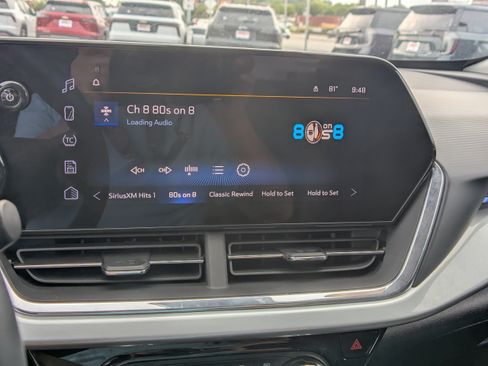 Used 2025 Chevrolet Trax LT w/ LT Convenience Package FWD image 19