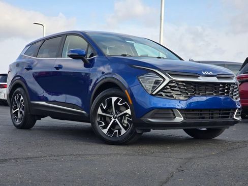 Used 2025 Kia Sportage EX FWD image 1