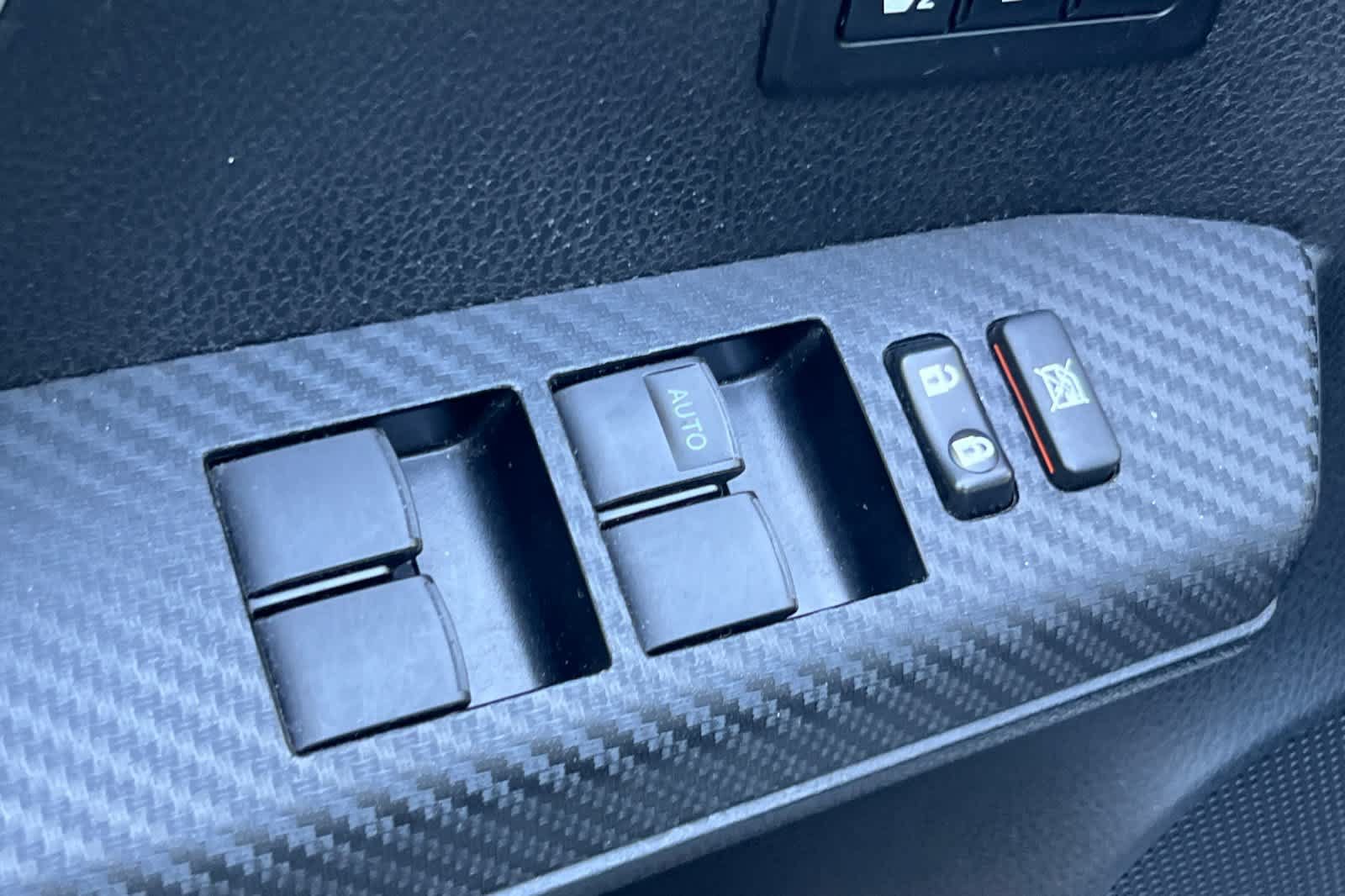 Used 2015 Toyota RAV4 Limited w/ Technology Package FWD image 13