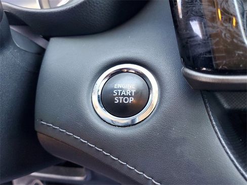 Used 2023 Toyota Highlander L image 25