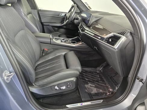 Used 2025 BMW X7 M60i AWD/4WD image 11