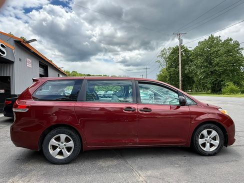 Used 2013 Toyota Sienna L FWD image 6