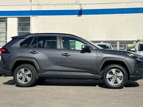Used 2025 Toyota RAV4 XLE FWD image 4