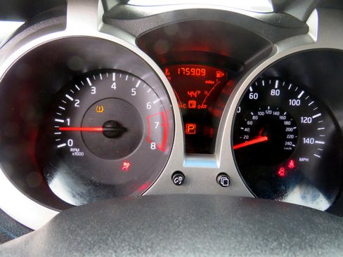 Used 2012 Nissan Juke S image 12