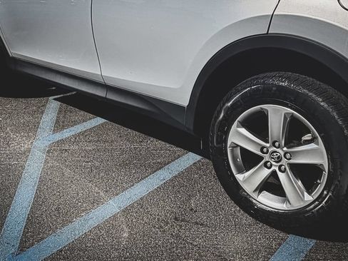 Used 2015 Toyota RAV4 XLE FWD image 22