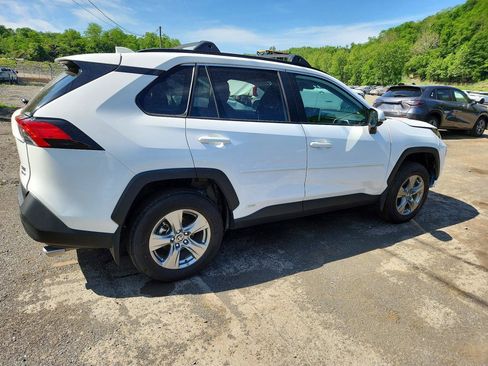 Used 2025 Toyota RAV4 XLE AWD/4WD image 5