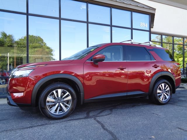 Used 2024 Nissan Pathfinder SL AWD/4WD image 1