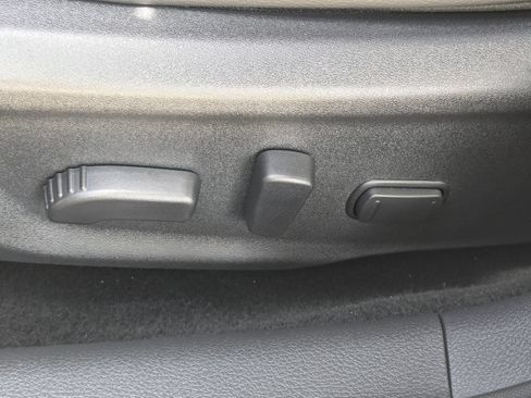 Used 2025 Nissan Sentra SR w/ SR Premium Package FWD image 22
