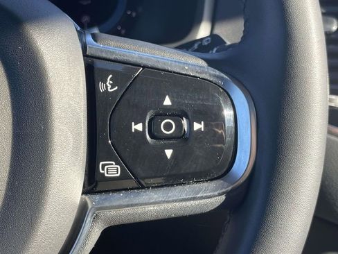 Used 2023 Volvo XC90 B6 Ultimate w/ Protection Package image 23