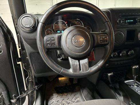 Used 2018 Jeep Wrangler Sport AWD/4WD image 11