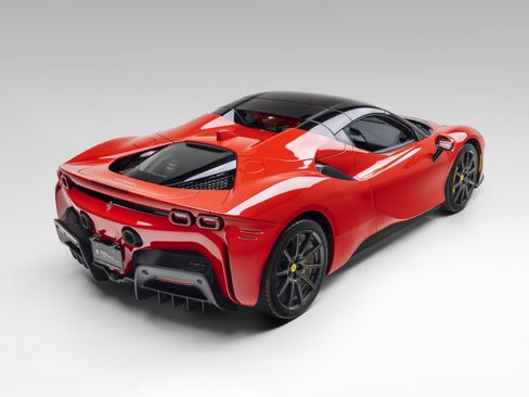 Certified 2025 Ferrari SF90 Spider AWD/4WD image 14