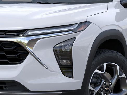 New 2026 Chevrolet Trax LT w/ Driver Confidence Package FWD image 10