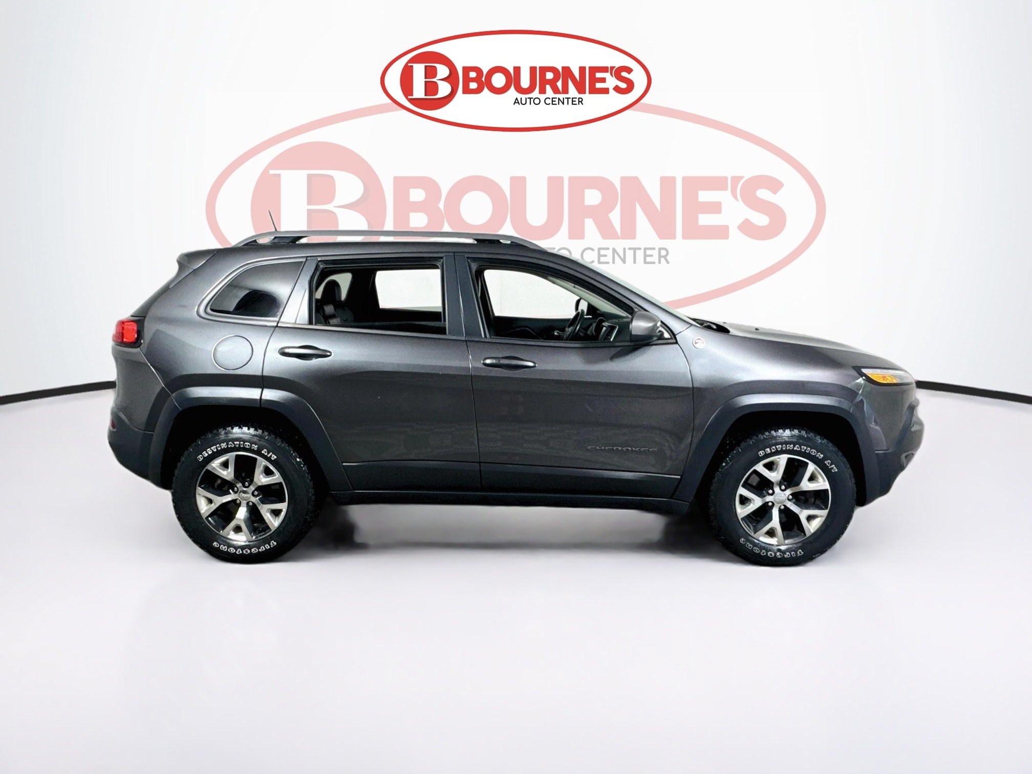 Used 2016 Jeep Cherokee Trailhawk w/ Comfort/Convenience Group AWD/4WD image 12