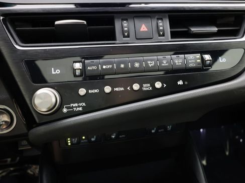 Used 2023 Lexus ES 350 F Sport w/ Accessory Package (Z2) FWD image 30