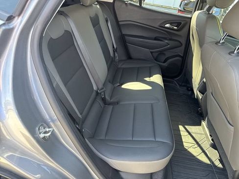 Used 2024 Chevrolet Trax ACTIV w/ Sunroof Package FWD image 26