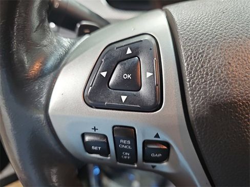 Used 2017 Ford Taurus SHO w/ Driver Assist Package image 17