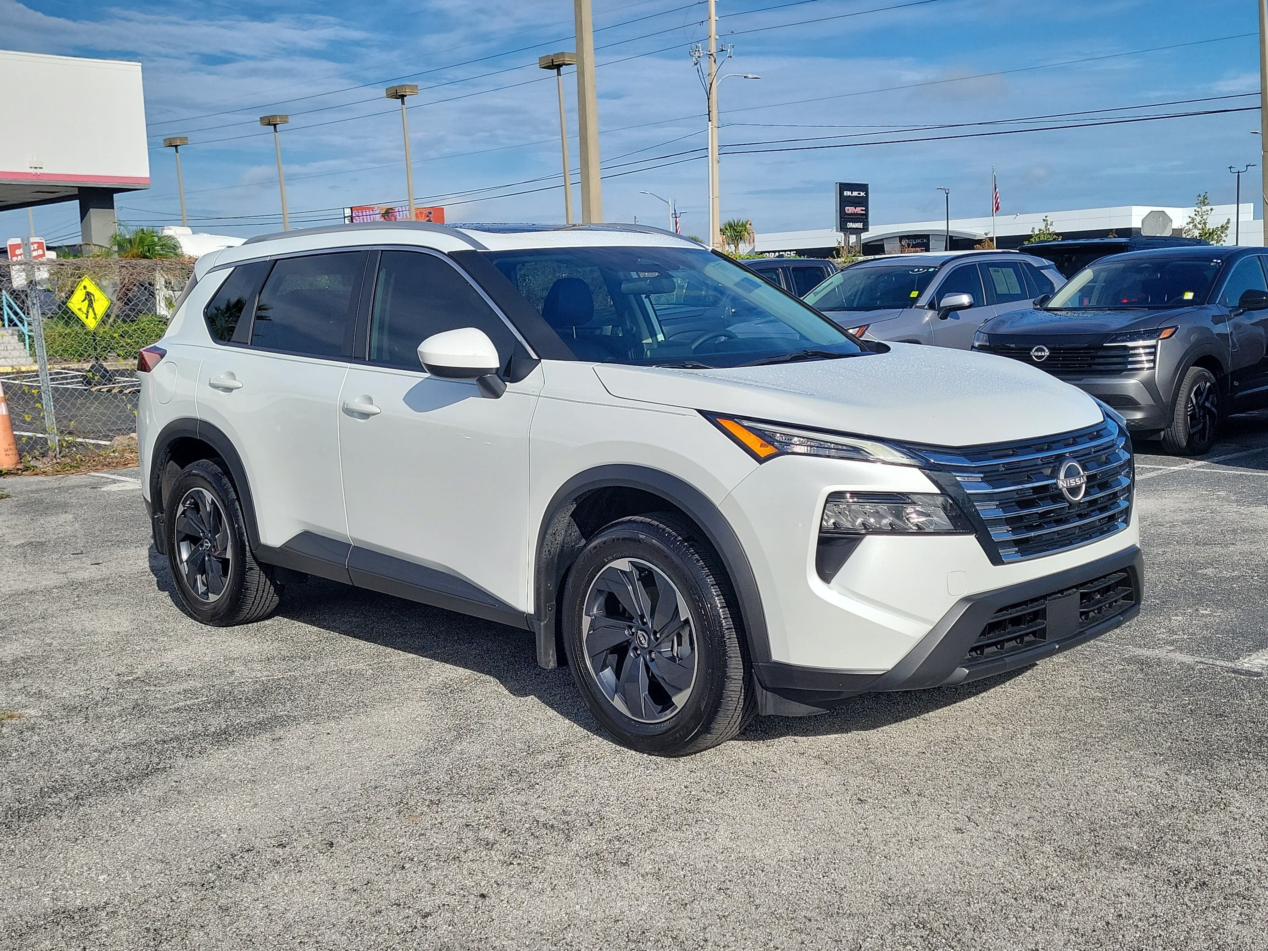 Certified 2024 Nissan Rogue SV w/ SV Premium Package FWD image 3
