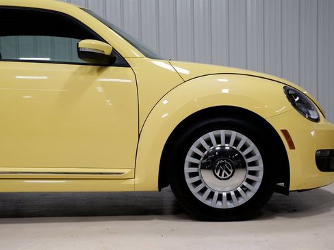 Used 2015 Volkswagen Beetle 1.8T FWD image 16