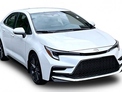 Certified 2025 Toyota Corolla SE w/ Convenience Package FWD image 3