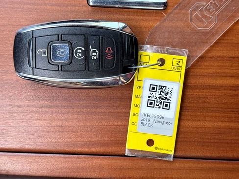 Used 2019 Lincoln Navigator Reserve AWD/4WD image 39