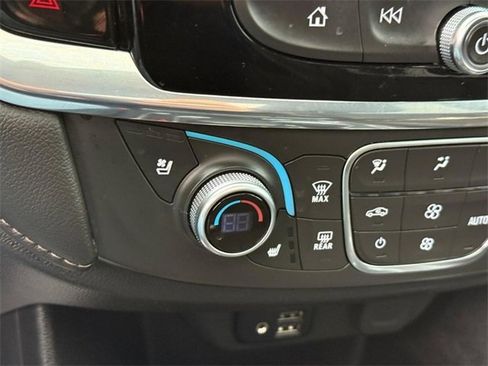 Used 2023 Chevrolet Traverse High Country image 23