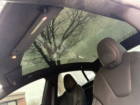 Used 2021 Tesla Model S Plaid image 22