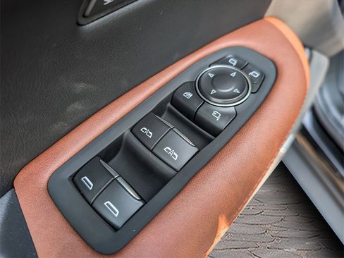 New 2025 Cadillac XT5 Sportv w/ Technology Package image 8