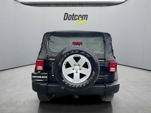 Used 2007 Jeep Wrangler Sahara AWD/4WD image 9