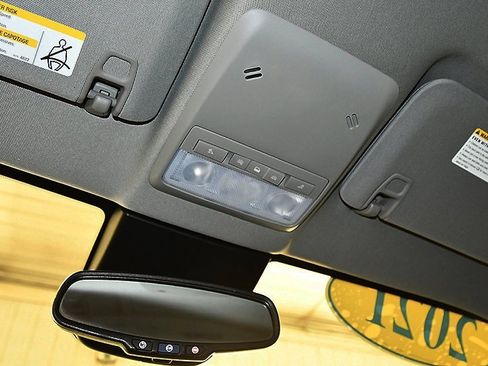 Used 2021 Chevrolet Trax LT w/ Driver Confidence Package image 24