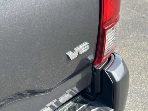 Used 2022 Toyota Tacoma SR AWD/4WD image 8