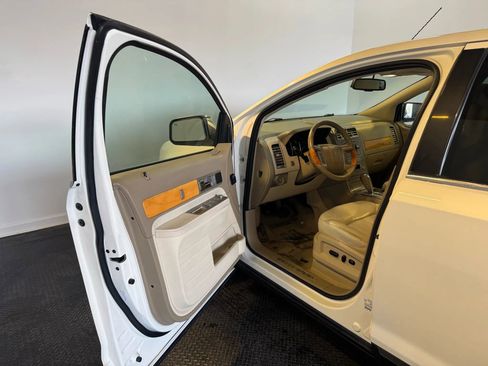 Used 2007 Lincoln MKX AWD image 8