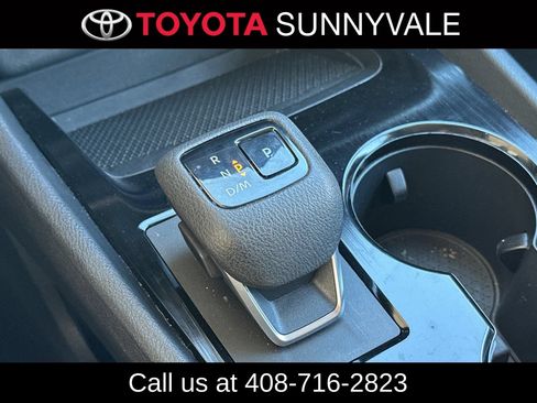 Used 2025 Nissan Rogue SV FWD image 25
