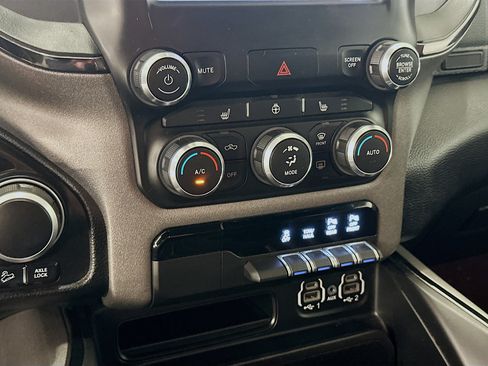 Used 2022 RAM 1500 Big Horn w/ Built-to-serve Edition AWD/4WD image 23