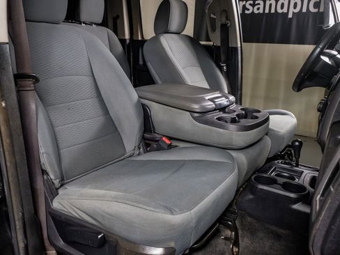 Used 2017 RAM 2500 Tradesman w/ Chrome Appearance Group image 27