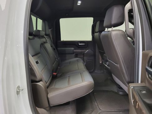 Used 2022 GMC Sierra 3500 Denali w/ Technology Package image 9