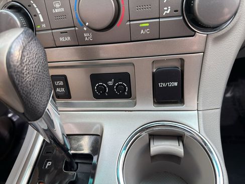 Used 2012 Toyota Highlander SE w/ Tow Pkg image 31