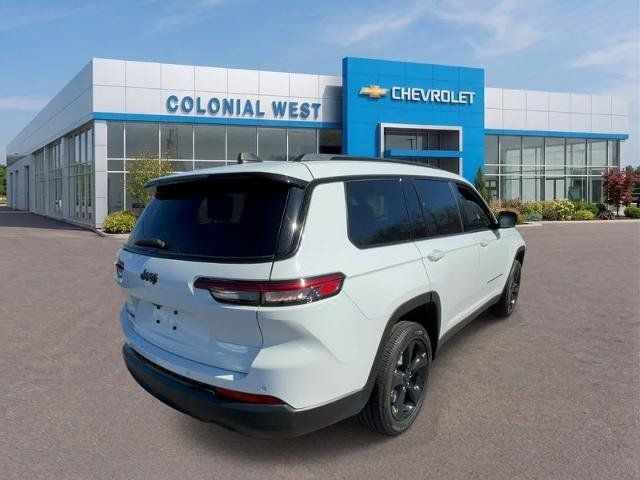 Used 2023 Jeep Grand Cherokee L Laredo AWD/4WD image 5