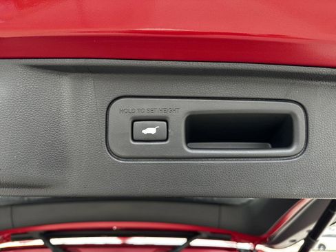 Certified 2025 Honda Pilot TrailSport image 25