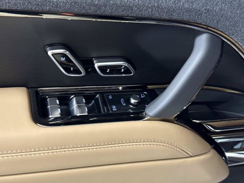 New 2026 Land Rover Range Rover Sport SE AWD/4WD image 18