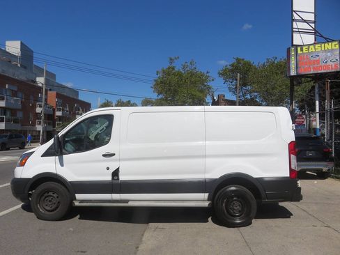 Used 2016 Ford Transit 250 130 Low Roof w/ Exterior Upgrade Package RWD image 7
