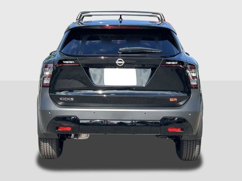 New 2026 Nissan Kicks SR FWD image 3