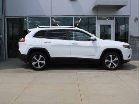 Used 2019 Jeep Cherokee Limited AWD/4WD image 4