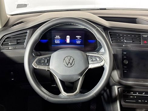 Certified 2022 Volkswagen Tiguan SE image 14