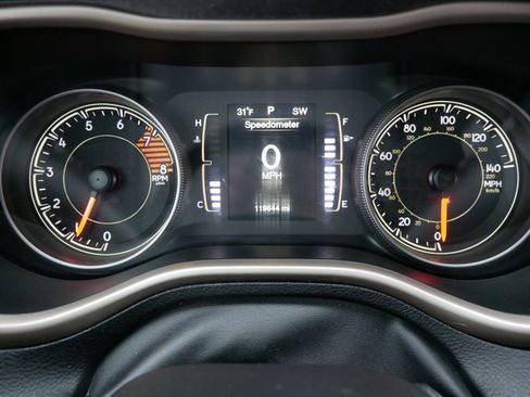 Used 2016 Jeep Cherokee Latitude w/ Cold Weather Group image 21