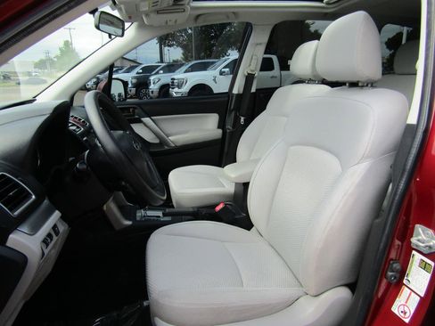 Used 2016 Subaru Forester 2.5i Premium AWD/4WD image 9