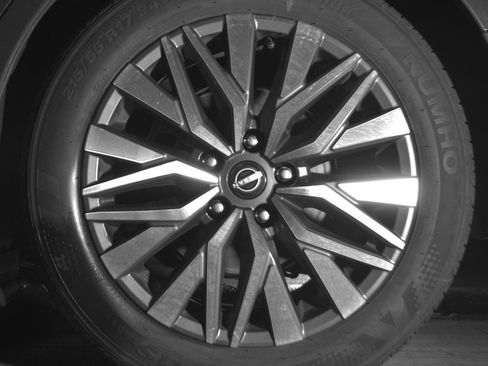 Used 2024 Nissan Altima 2.5 SV FWD image 14