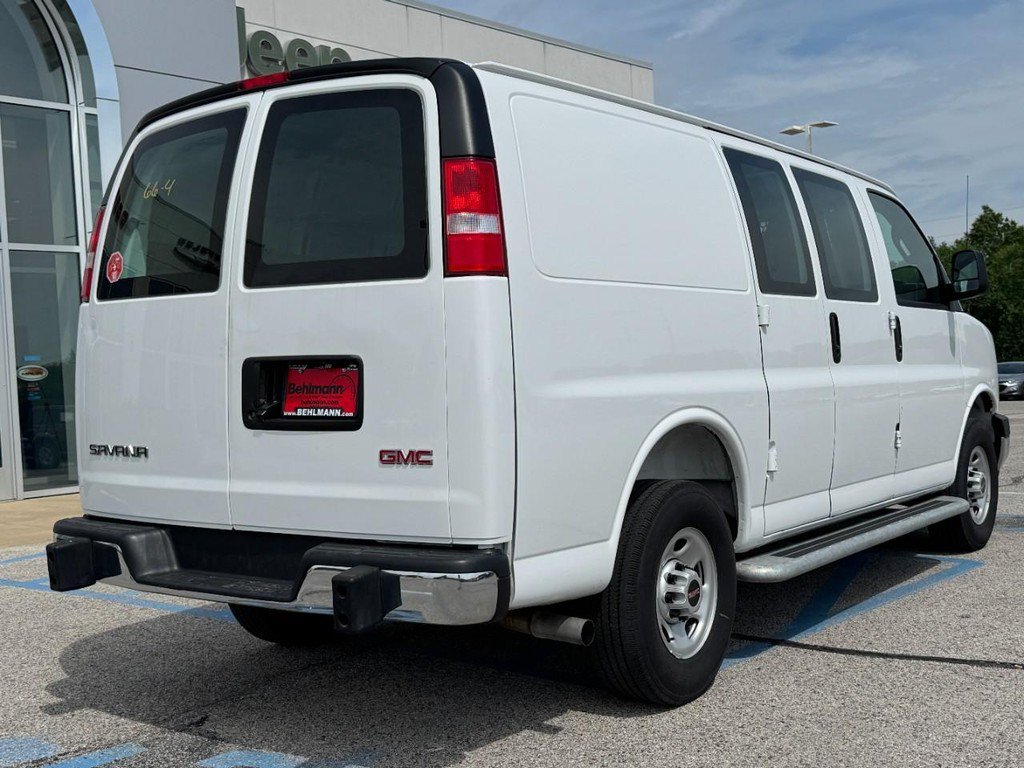 Used 2025 GMC Savana 2500 w/ Driver Convenience Package RWD image 4